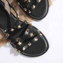 The Collision Of Rivets And Leather Is The Coolest Self-Expression In The Summer. Every Step Carries A Sharp Edge, Yet It Inadvertently Reveals A Casual And Free Spirit. These Fashionable And Comfortable Sandals Are Not Just About Dressing Up, But Also An Attitude That Is Not Defined. - Black - View 7