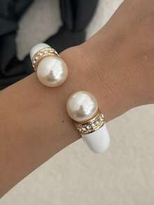 Retro Luxury High-End Geometric White Drip Oil Elastic Bangle Bracelet, Smooth Minimalist Design, Glossy Zinc Alloy Material, Suitable For Daily Wear, Weddings And Parties - White - View 17