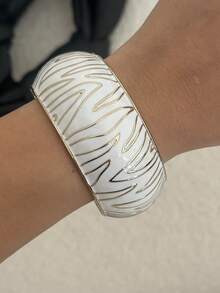 Retro Luxury High-End Geometric White Drip Oil Elastic Bangle Bracelet, Smooth Minimalist Design, Glossy Zinc Alloy Material, Suitable For Daily Wear, Weddings And Parties - White - View 14