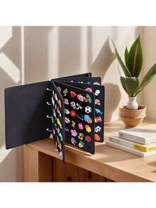 Álbum de colección de broches, cuaderno organizador y de colección de broches creativos, herramienta de exhibición y almacenamiento de broches de gran capacidad y de múltiples páginas con dibujos animados, organizador esencial para entusiastas de los broches, manual de colección de zapatos y accesorios (accesorios no incluidos) - Multicolor - Ver 4