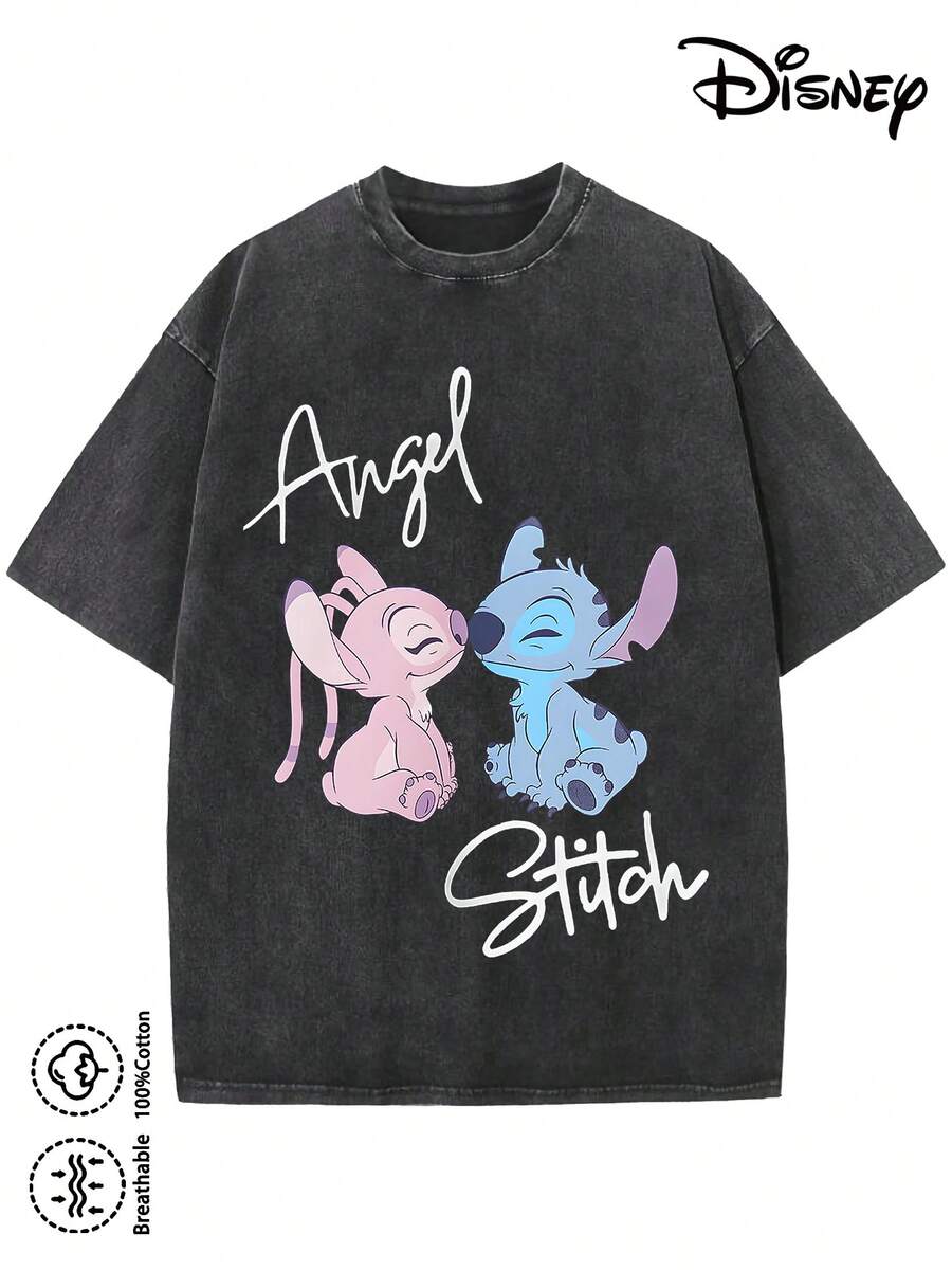 Disney T-Shirt For Men Made From 100% Cotton – Perfect For Family Holidays. This Soft, Pre-Washed Crew Neck T-Shirt With A Cute Stitch Print Features Vibrant And Appealing Details. The Fabric Is Durable And Easy To Care For. Ideal For Everyday Wear, Commuting, And More – For Pure Holiday Vibes. - 黑色 - 查看 1