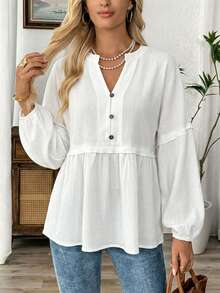 精致单排扣女式衬衫，质地细腻，收腰设计，灯笼袖（卷边设计），V领半高领剪裁，宽松可爱娃娃裙版型，亲肤纯白色调，女式衬衫，美式复古乡村风格，适合户外旅行、咖啡厅休闲和度假穿着，春秋季皆宜。 - 白色 - 查看 1