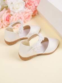 Nuevos zapatos de princesa dulce para niñas, diseño de flores de encaje blanco de moda para primavera/verano con suela plana - Blanco - Ver 6