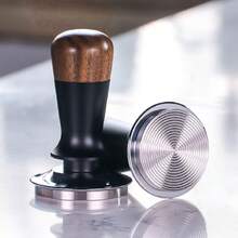 51 mm / 2,01 tum fjäderbelastad kaffestamper i rostfritt stål med valnötshandtag - Precisionskaffepressverktyg för perfekt espressoutvinning - Slitstark kaffepulverpresshammare, kaffeservice Kaffetillbehör - 51 mm / 2,01 tum - Visa 1