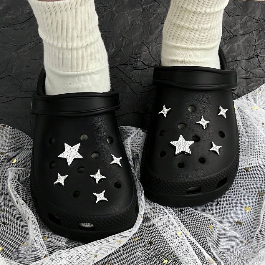 10 pièces Breloques pour chaussures style Y2K avec strass en forme d'étoile et de crocodile, accessoires DIY en argent convenant pour les chaussures de jardin, sabots, sandales, pantoufles. Parfait pour les cadeaux d'anniversaire, Noël et fêtes
