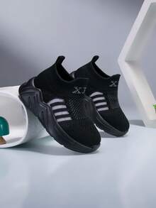2026 Nuevos zapatos deportivos de moda casual para niños, transpirables, suaves, cómodos y resistentes al olor, con suelas ligeras y duraderas que absorben los golpes, adecuados para interiores/exteriores, zapatillas de correr para adolescentes - Negro - Ver 9