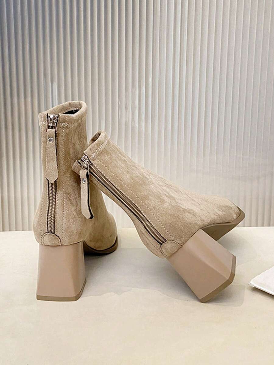 Botas de tobillo versátiles francesas para mujer, nuevas botas de tobillo de moda con tacón grueso y cremallera en la parte trasera para otoño/invierno, el tamaño es grande, se sugiere pedir un número menos