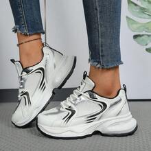 女士休闲运动鞋，撞色网面透气运动鞋，系带时尚运动鞋，适合春季、秋季及所有季节 - 白黑 - 查看 4