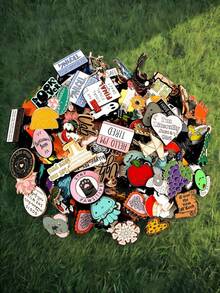 10/20/30/40/50/60/70/80/90/100pcs Random Brooch Mix (No Duplicate Styles), Alloy Metal Pins Badges, Animal, Fruit, Vegetable, Cartoon, Anime, Letter Patterns, Includes Rare Hidden Styles, Various Cute, Elegant, Casual Designs, Suitable For Multiple Occasions, More Quantity Means More Variety, Great Gift For Adults And Kids - Multicolor - View 1