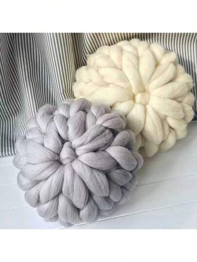 1 pelote d'environ 220g de fil de laine 100% pure, filé à la main, laine islandaise. Idéal pour tricoter des chapeaux, écharpes, coussins, oreillers et autres produits. Doux et agréable pour la peau. Convient pour le crochet et le DIY.