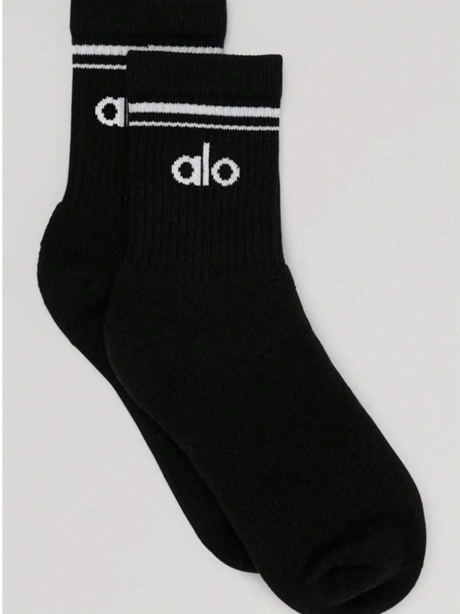 Alo Yoga Alo Unisex Half-Crew Throwback Sock - Black and White - View 1