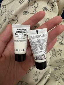 Bobbi Brown 15毫升/0.5盎司迷你装维他命滋养妆前乳，蕴含维他命C和透明质酸 - 乳白色 - 查看 4