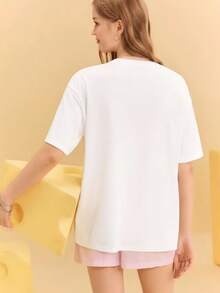 Disney  "Sold Separately", A Couple'S Short-Sleeve T-Shirt Featuring A Print Design Of Mickey Mouse'S Outline With The Words "DAD MOM" On The Front, Suitable For Both Men And Women - Áo trắng nữ - Xem 4