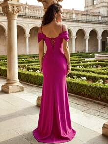 Đầm maxi xẻ tà gợi cảm, trễ vai, xếp ly eo, thích hợp cho các dịp trang trọng, phù dâu, tiệc cưới mùa xuân. - Màu đỏ tím - Xem 2