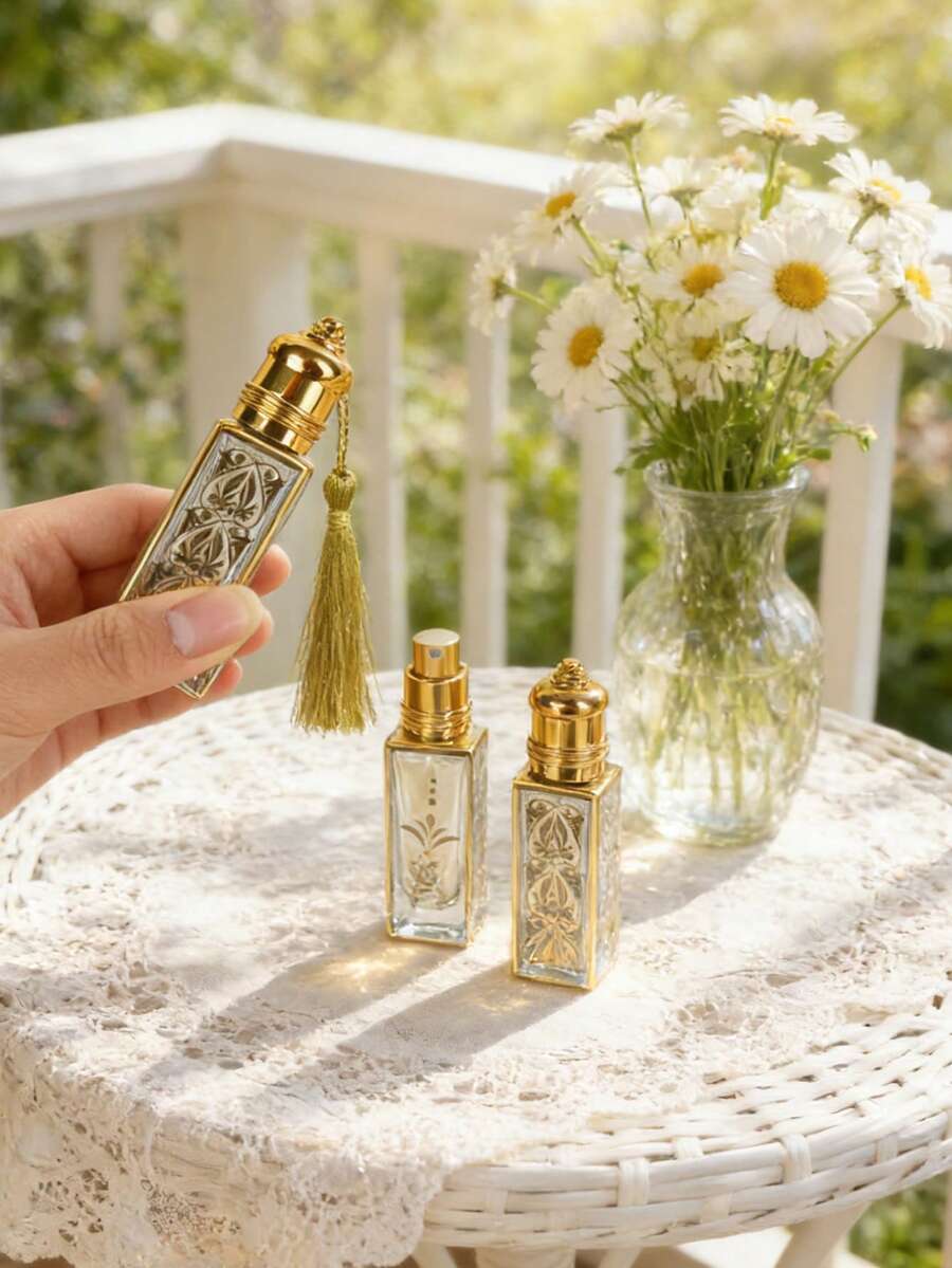 Chai nước hoa lăn bằng thủy tinh mạ vàng sang trọng, có thể tái sử dụng, kích thước nhỏ gọn, tiện dụng khi đi du lịch, đựng tinh dầu thơm, có tua rua trang nhã, chống rò rỉ, dạng xịt nhỏ dùng cho tinh dầu, nước hoa, attar và làm quà tặng. - Nhiều màu - Xem 1