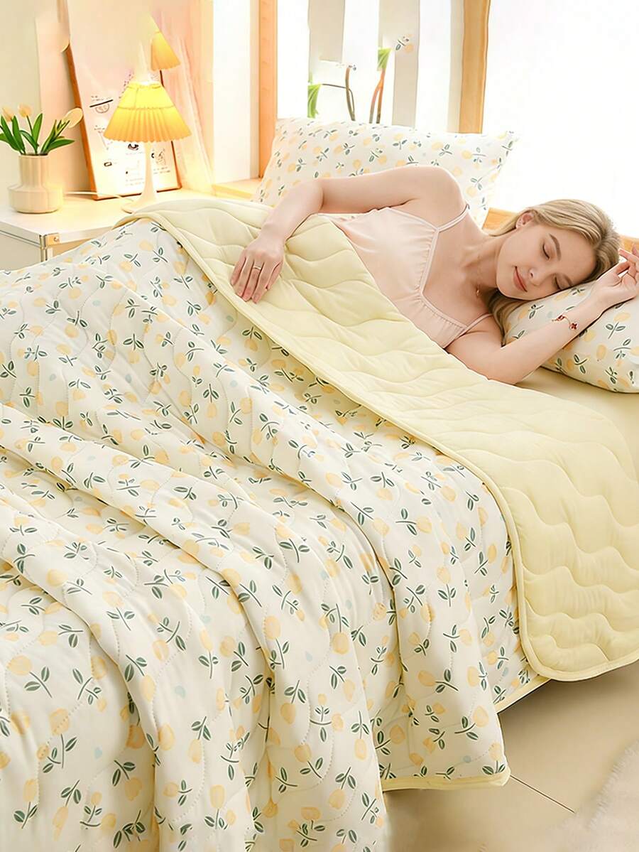 1 chiếc chăn bông mềm mại, nhẹ, thích hợp cho mùa hè, chăn in họa tiết thời trang, phù hợp trang trí phòng ngủ, chất liệu 100% polyester mềm mại và nhẹ với họa tiết dập nổi, màu trơn in hình gấu trúc, đồ dùng cho đám cưới, trang trí phòng ngủ ngày Valentine, quà tặng lễ Phục sinh, quà tặng ngày của Mẹ, phù hợp cho mọi mùa. - Vàng nhạt - Xem 1