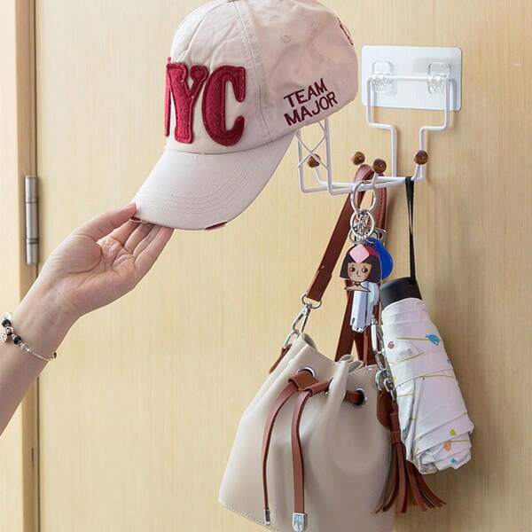 摩托车头盔架，多功能壁挂式储物架，无缝粘钩，铁质材料，承重力强，随机颜色木球挂钩