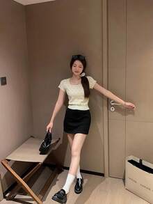 甜辣波点方领短袖针织衫，修身通勤百搭短款针织衫，女士夏季 - 杏色 - 查看 3