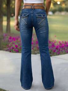 高腰蓝色牛仔裤，修身喇叭裤腿设计，提升整体美感。适合春夏、度假及特殊场合穿着。可搭配牛仔服、休闲裤、休闲装、女式牛仔裤、女式牛仔服饰。 - 藍色 - 查看 3