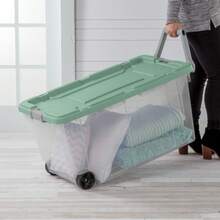 2 Pack 40 Gallon Wheeled Storage Tote With Lid, Heavy Duty Rolling Storage Bin With Ergonomic Handle ,Secure Latches,Large Plastic Stackable Container For Garage Basement Workshop-Local Delivery - 綠鼠尾草-160誇脫 - 查看 3