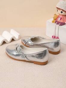 新款女童水晶水钻装饰休闲平底鞋，柔软百搭，适合户外活动 - 銀色 - 查看 5