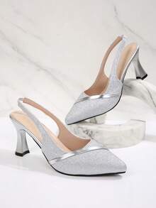 Sapatos de salto alto com bico fino e tira no tornozelo para mulher, verão 2026, material brilhante, sapatos de salto agulha, sandálias versáteis com recorte e bico aberto, disponíveis em dourado, prateado e preto, sola macia e antiderrapante confortável, elegantes para vestido de festa, sapatos de bico fino com uma tira, design minimalista e chique versátil, adequados para deslocações diárias e reuniões - Prata - Ver 6