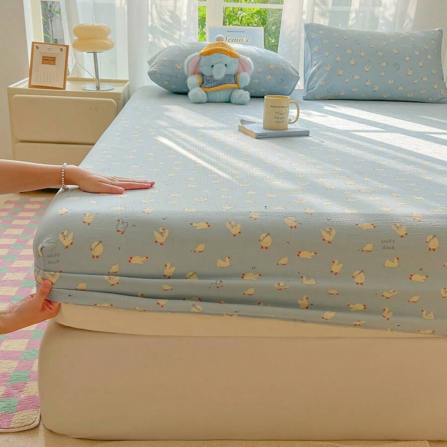 1pc 100% Polyester Cute Duck Print Fitted Sheet, Versatile Bedroom Item, Machine Washable For All Seasons