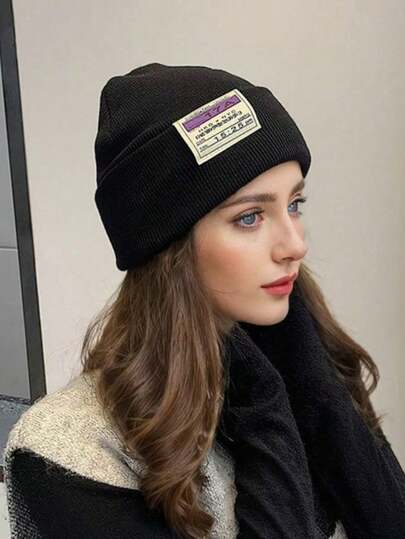 1顶新款女士针织帽，纯色，保暖百搭，适合秋冬季日常佩戴。