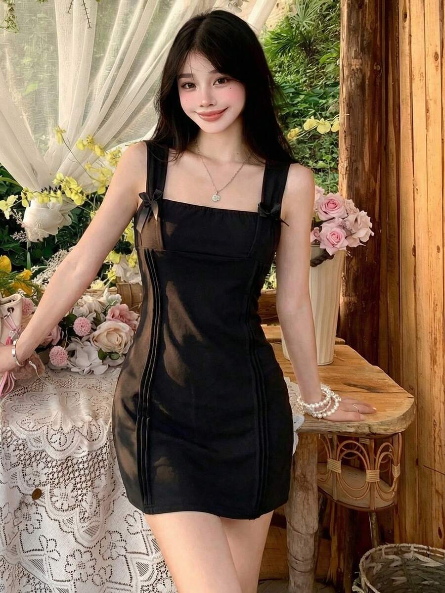 性感蝴蝶结吊带紧身迷你连衣裙，修身显瘦，夏季必备 - 黑色 - 查看 1