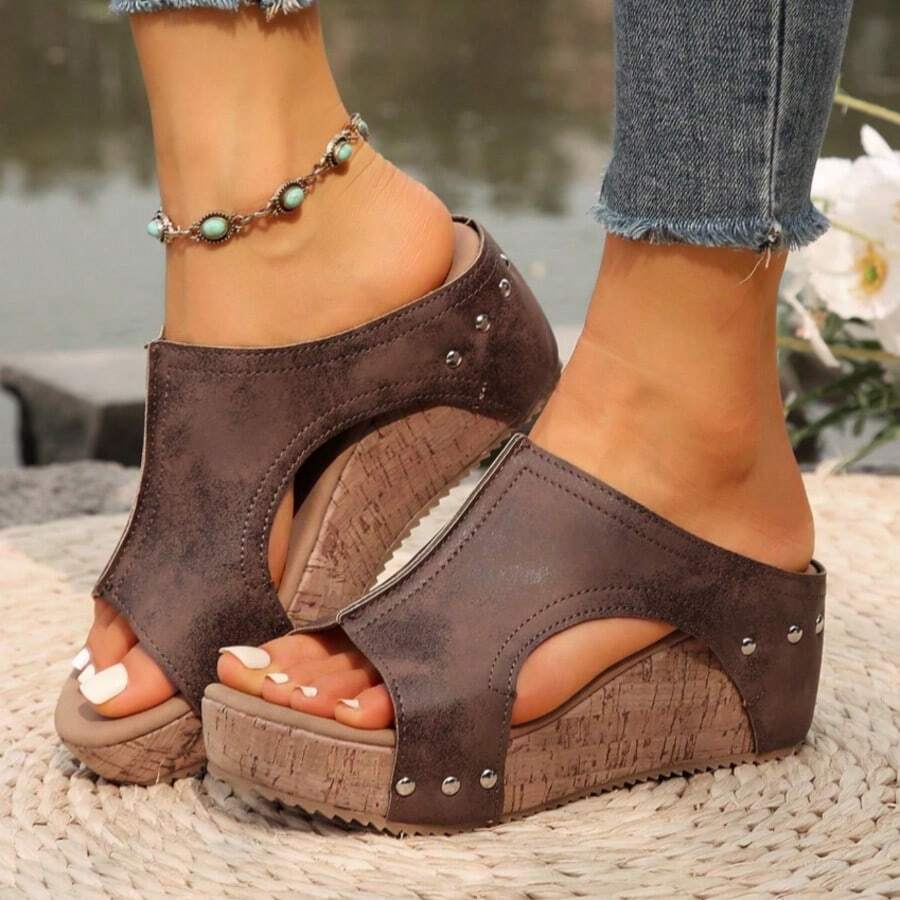 Vintage - Style Thick - Soled Wedge Women's Slide Sandals, Featuring Rivet Decorations, Simple And Versatile, Perfect For Vacations, Leisure Time, Daily Shopping Trips And Outings. - 棕色 - 查看 1