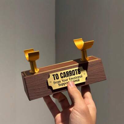 萝卜笔筒，萝卜笔，笔筒，支架，办公桌装饰，模型装饰，完美的生日/节日/日常礼物，小巧精致，稳固支撑，适合自用或送礼