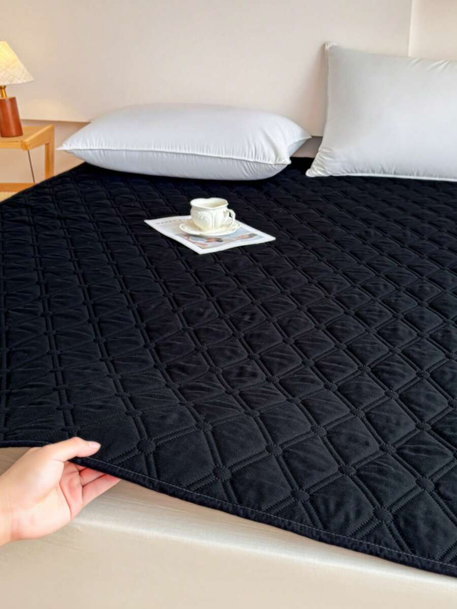 1pc Waterproof Mattress Protector, Soft Breathable Fitted Sheet, Noiseless Bed Cover