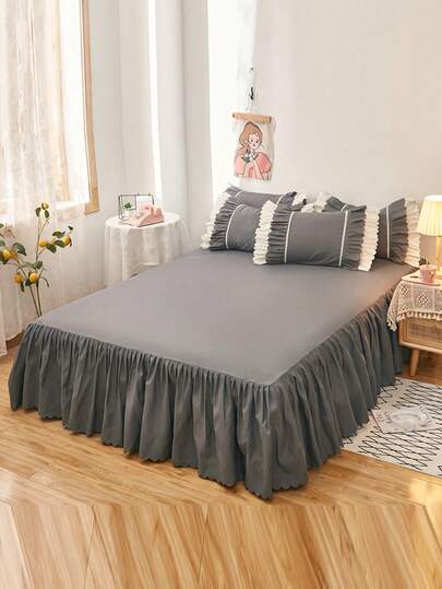 Bộ 3 món ga trải giường màu xám nhạt xếp ly mềm mại (1 ga trải giường + 2 vỏ gối), chất liệu vải chải mịn mật độ cao, mềm mại và thân thiện với da, có thể giặt, viền xếp ly thanh lịch, thiết kế dây chun, phù hợp cho phòng ngủ, ký túc xá, mọi mùa.