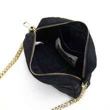 Luxuriously Inspired, Padded Nylon Crossbody Bag. Minimalist, Casual Women's Handbag. Shoulder Bag With Alphabet Print. - Rượu vang đỏ nhãn đen - Xem 3
