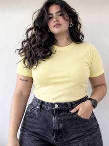 Basic T-Shirt With Round Neck, Short Sleeves, Ribbed Knit, Premium Style. Casual, Comfortable, And Suitable For Everyday Wear. - Yellow - View 1
