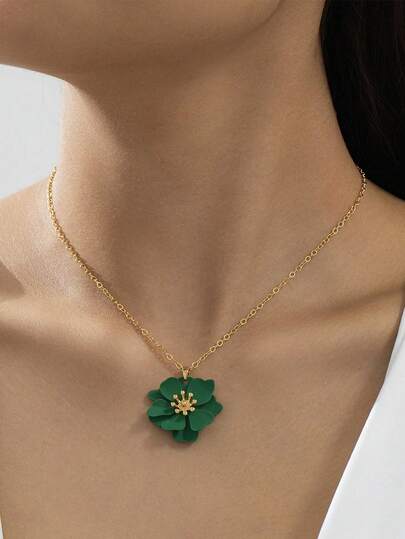 1pc Sweet & Cute Summer Vibrant Vacation Style Colorful Double-Layer Asymmetrical Green 5-Petal Flower Pendant Necklace, Suitable For Women's Daily Wear, Various Holidays, Gatherings, Activities, Jewelry Accessories, Couple Gifts, Etc.