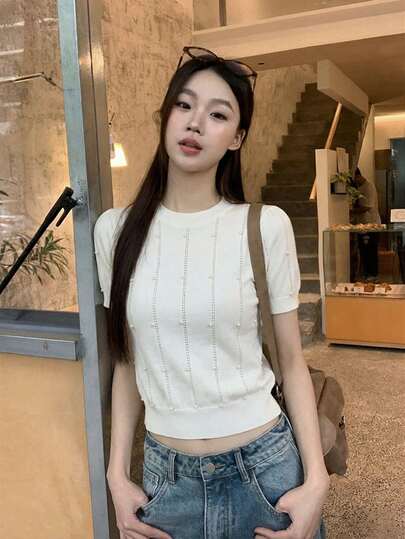 女士白色短袖针织T恤，夏季时尚清新串珠镂空圆领上衣