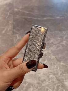 1个奢华镶钻药盒，璀璨夺目的维生素/药品收纳盒，小巧便携，适合日常通勤、旅行、度假、购物，也是复活节、母亲节、独立日、婚礼季、毕业典礼等场合馈赠亲朋好友的绝佳礼物。 - 彩色 - 查看 7