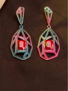 Un par de pendientes de moda personalizados con incrustaciones de cristal de colores degradados geométricos huecos de tres colores, adecuados para uso diario, fiestas, accesorios y regalos festivos para mujeres - Rojo - Ver 4