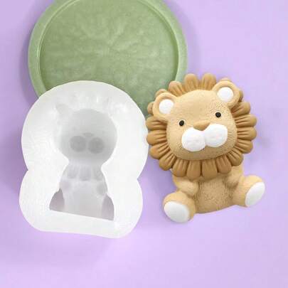 1个3D狮子造型硅胶蜡烛模具，材质柔软高韧性，易于脱模和清洗，适用于手工香薰蜡烛、家居装饰、节日礼品，设计灵活多变。