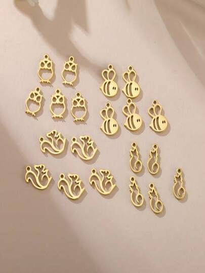 AMAXER 5件套不锈钢可爱迷你动物吊坠，包括蜜蜂、猫、狼、猫头鹰、松鼠，可用于DIY项链、手链、耳环等饰品制作，也是送给朋友的好礼物。