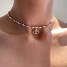1pc New Vintage Minimalist Devil's Eye Pendant Short Rhinestone Claw Chain Necklace, Suitable For Women's Daily Decoration, Outfit Matching, Dating, Party, Holiday Gift - Gold - View 1