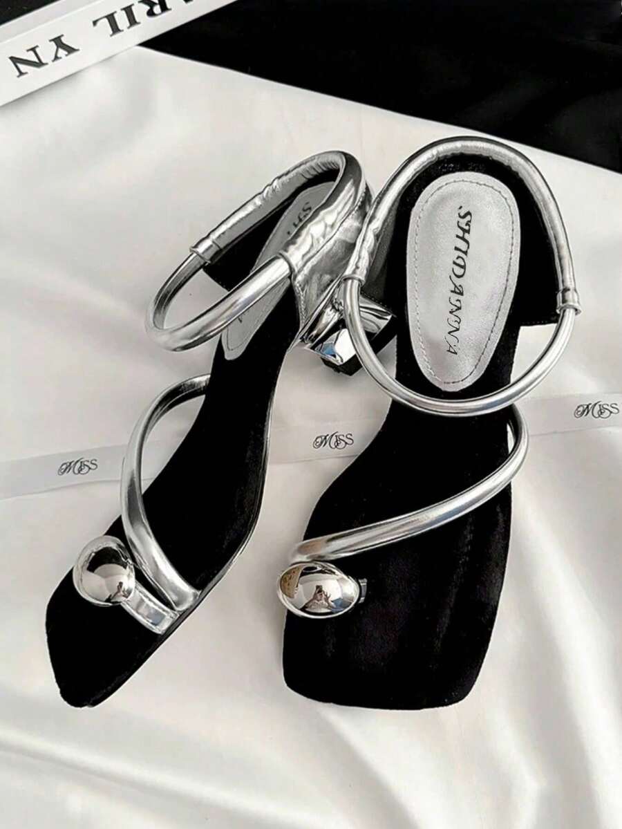 5厘米新款撞色极简坡跟人字拖凉鞋，2025夏季露趾高跟鞋 - 銀色 - 查看 1