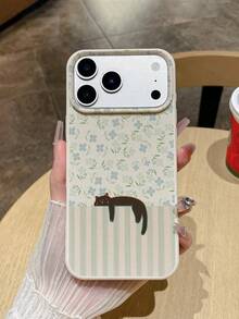 Lazy Black Cat & Floral Striped Phone Case, Milky White Wear-Resistant Litchi Texture Presents Elegant Light Blue Tone, Delicate Non-Slip Feel, Anti-Fingerprint & Oil, Healing Sweet Style Phone Case, Compatible With IPhone & Galaxy - White - View 2
