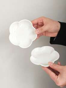 1pc/2pcs/4pcs/5pcs Simple White Petal-Shaped Ceramic Dish, Ice Cream Dessert Bowl, Home Salad Pudding Bowl, Baby Food Ceramic Bowl, Creative Niche Snack Bowl - White - View 3