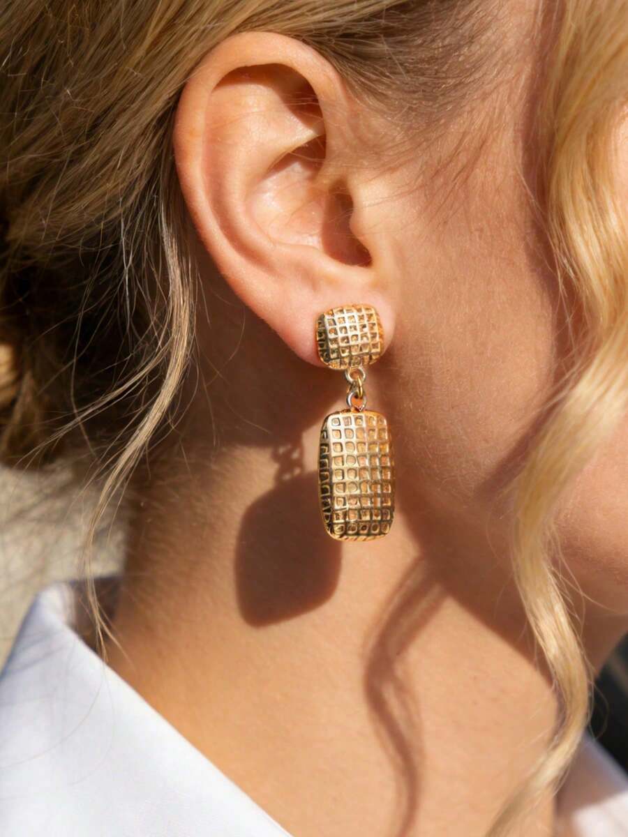 Mazuer 1 par de pendientes geométricos de lujo vintage chapados en oro de 18K con diseño de cuadros trenzados, accesorios de joyería de acero inoxidable para mujeres, adecuados para ir al trabajo, la oficina y el uso diario - tartán - Ver 1
