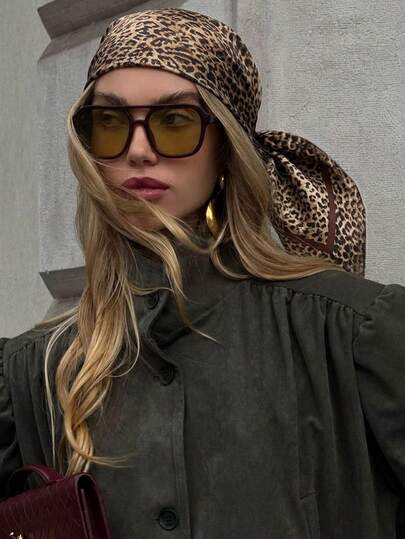 1条女士豹纹缎面围巾，多功能发饰和颈饰，适合日常休闲穿着