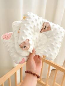 1 chiếc gối định hình cho trẻ sơ sinh, phù hợp cho bé từ 0-6 tháng tuổi, được thiết kế để bảo vệ cột sống của bé (Nên giặt tay) - Nhiều màu - Xem 3