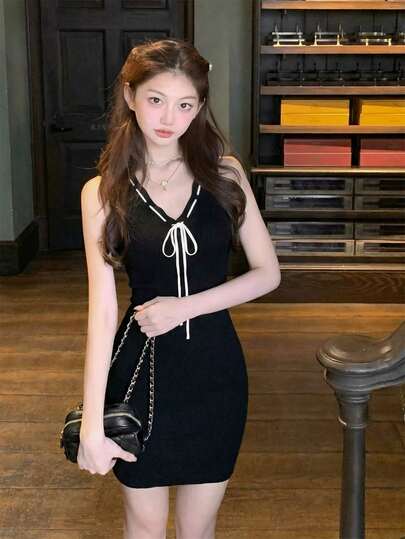 Elegant Casual Sweet Minimalist V-Neck Fitted Knit Dress, Contrast Color Bow Tie Decor, Essential For Spring/Summer, Suitable For Dates, Daily, Parties, Outings, Commuting Black