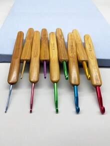 Conjunto de 9 Agulhas de Crochê Coloridas de Alumínio 2,0-6,0mm | Cabo de Bambu Polido à Mão com Design Ergonômico | Ferramentas de Artesanato DIY com Fio, Adequado para Decoração Boêmia, Criação de Presentes Personalizados e Projetos Artesanais | Para Entusiastas de Artesanato e Criadores de Presentes - Cabeça de cor carbonizada - Visão 5